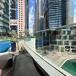 Trophy - Sparkling Suites W Palm View With Direct Access To Marina Walk