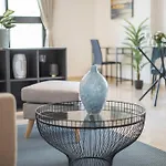 Elegant Studio With Canal View And Close To Metro