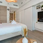 Stunning Apt Marina View With Balcony
