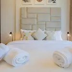 Axinite - Brand New! Warm Cozy 1 Bed High Floor Downtown Dubai Canal View