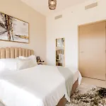 Luxury 2Br High Floor Apt. W/ Burj Khalifa View With Laser Light Show And Dancing Fountain View
