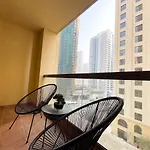 Spacious 4Br Apartment In Jbr Next To The Beach
