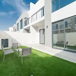 Luxurious 3 Bedroom With Maid Room In Arabian Ranches 2