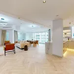 Trident Waterfront - Gorgeous Three Bedroom