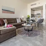 Frank Porter - Majestique Residence 2