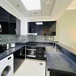 1 Bedroom Flat, Luxury Amenities, Near Jbr Beach & Club With Free Parking In Jbr
