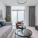 Luxury Escapes - Stylish 2Br Apt With City View In Forte Downtown