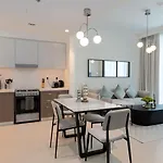 Luxury Escapes - Stylish 2Br Apt With City View In Forte Downtown