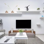 Elegant 2Br View With Rooftop Pool The Bay