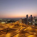 Stunning Panoramic Sea & Marina City Skyline View