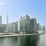 Higuests - Stylish Urban Studio Escape In Waves Tower By Kasco