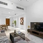 Spacious And Peaceful 1Br With Canal Views