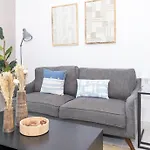 Beautiful Marina Views One Bedroom Apartment With Two Balconies