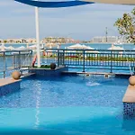 Palm Jumeriah - 4 Bedroom Apt - Beachfront Living