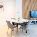 La Vie Beach Front Jbr Apartment By Happy Season