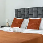 Shoresinn - Serene Retreat With Waterfront Views