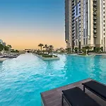 Luxury Apt In Business Bay Water Canal View