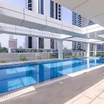 Absolutely Stunning 3 Bedroom Apartment In Downtown