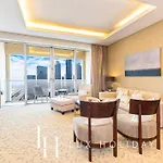 Lux The Emaar Fashion Avenue Suite 2