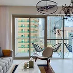 Modern 1Br Panoramic View, West Avenue