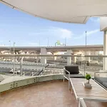 Stunning 2Br In The Heart Of Marina