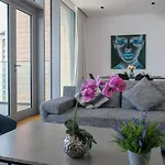 Mira Holiday Homes - Luxury 1 Bedroom With Sea View