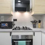 Vibrant 1-Bedroom Apartment At Executive Bay A In Business Bay