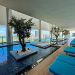 Pool In The Clouds With Burj Khalifa View, 2Br Apartment In Paramount Hotel Midtown