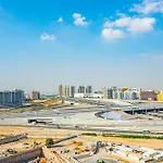 Luxury Studio In Dubailand - Central