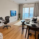 Modern Renovated Spacious Studio Apt With Pool, Gym & Jacuzzi Access In Dubai Marina, Step To Metro