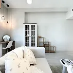 Trophy - Stylish Urban Retreat At Midtown Noor 1