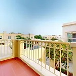 The Lakes - Contemporary Three Bedroom Villa