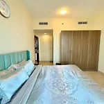 Homes 2 Retreat - Chic 1Br With Balcony & Lake Views In Jlt