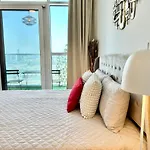 Homes 2 Retreat - Cozy Studio With Balcony & Desert Views In Damac Hills 1