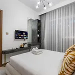 New 1 Bhk 5 Mins To Dubai Mall And Burj Khalifa