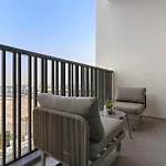 Studio Mag 930, Burj Khalifa Skyline View