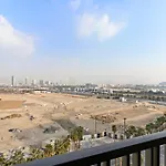 Studio Mag 930, Burj Khalifa Skyline View