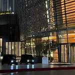 Downtown Luxury - Elegant 1-Bedroom Apartment - 5 Minutes Walk To Dubai Mall