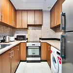 1Br Stunning Canal & Burj View, Luxury Stay At Fairview Residency