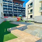 Rare Holiday Homes - Jumeirah Village Circle - La Riviera Estates B - R106