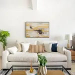 Cozy Studio Apartment With Downtown Views