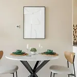 Cozy Studio Apartment With Downtown Views