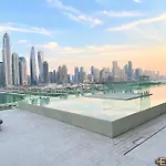 Breathtaking 1 Bed Palm View Apartment