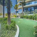 Luxury 2Br With Burj Khalifa Views Pool & Gym