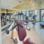 Luxury 2Br With Burj Khalifa Views Pool & Gym