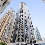 Vayk - Contemporary Marina-Front Apartment In A Top Location