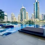Vayk - Contemporary Marina-Front Apartment In A Top Location
