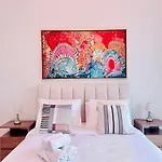 Canal Front - Luxury 2Br Stay In Al Wasl