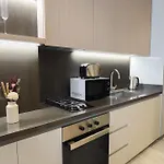 Stunning Studio In Peninsula Five