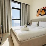 Oyo 1349 Home Burj Crown Luxury 1Bed Apartment